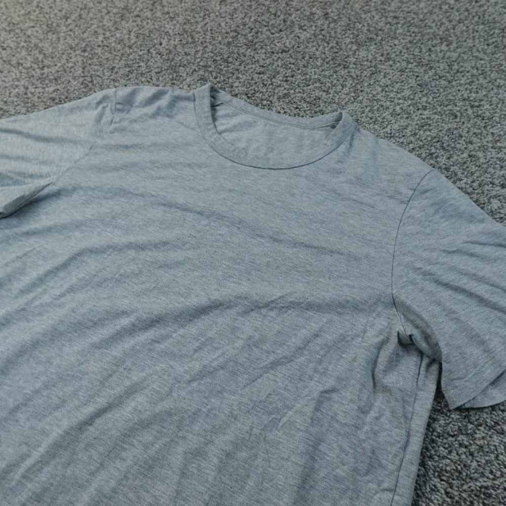 Lululemon Shirt Mens M Gray Short Sleeve Crewneck Athletic Performance Stretch‎